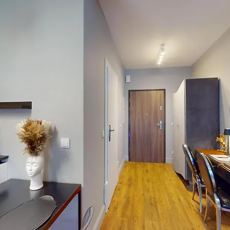 Na Wielkiej Wyspie 900 Steps To Market *